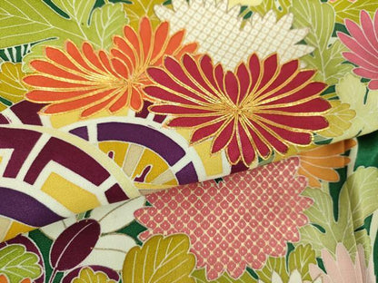 平和屋着物●創業460年・千總　振袖　駒刺繍　流水花車文　金彩　正絹　逸品　DABD1694ps