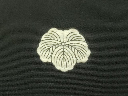 平和屋着物●豪華黒留袖　友禅　作家物　草花文　正絹　逸品　DABD1844ps