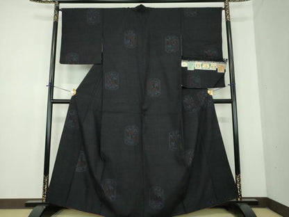 平和屋着物●本場結城紬　重要無形文化財　80亀甲　糸とり　亀甲花文　井上商事謹製　証紙付き　正絹　逸品　DABD1870ps