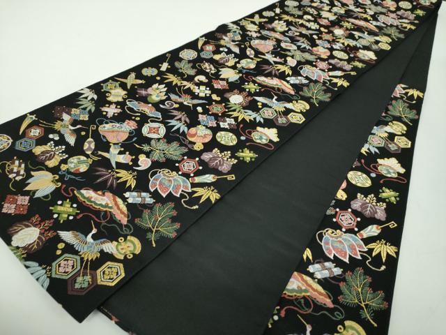 平和屋着物●西陣の老舗　1782年創業　山下織物　六通柄袋帯　唐織　宝尽くし飛鶴花文　黒地　金糸　正絹　逸品　DABD1897ps