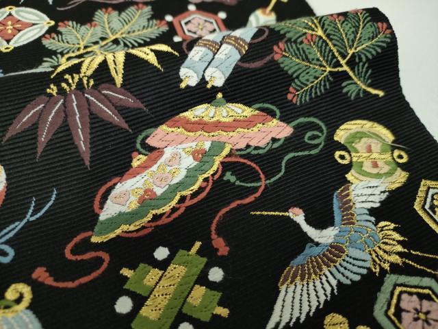 平和屋着物●西陣の老舗　1782年創業　山下織物　六通柄袋帯　唐織　宝尽くし飛鶴花文　黒地　金糸　正絹　逸品　DABD1897ps