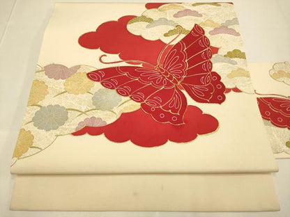 平和屋着物●塩瀬　九寸名古屋帯　駒刺繍　舞蝶雲取花松文　金彩　正絹　逸品　DABD2054du
