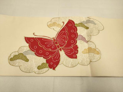 平和屋着物●塩瀬　九寸名古屋帯　駒刺繍　舞蝶雲取花松文　金彩　正絹　逸品　DABD2054du