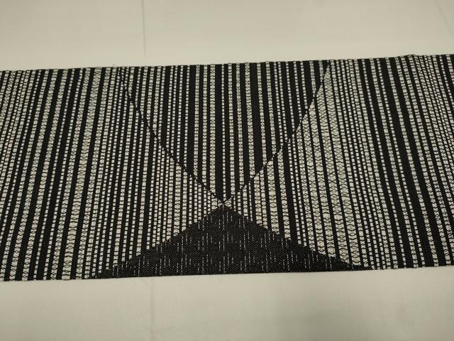 平和屋着物●本場筑前博多織 八寸名古屋帯 幾何学文様 黒地 正絹 逸品 DABD2089du