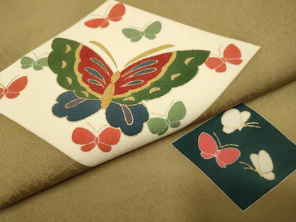 平和屋着物●九寸名古屋帯　駒刺繍　菱舞蝶文　金彩　正絹　逸品　DABD2143du