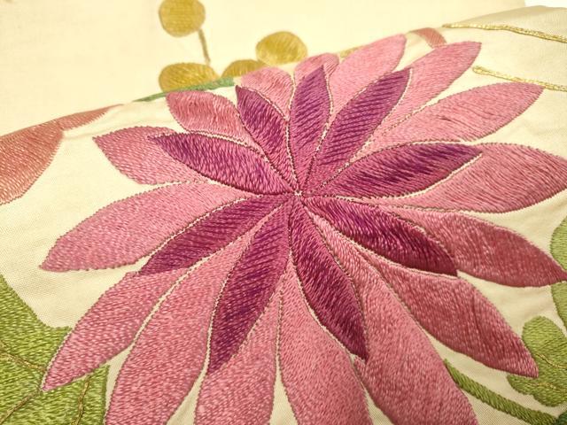 平和屋着物●アンティーク　大正ロマン　九寸名古屋帯　駒刺繍　総刺繍　梅　菊　正絹　逸品　DABD2202du