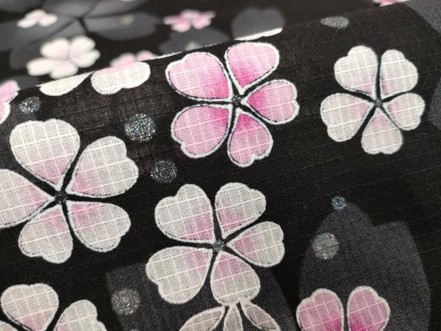 平和屋着物∴夏物　浴衣　綿紅梅　舞桜文　黒地　銀彩　綿　逸品　DABD2616cd 平和屋着物∴夏物 浴衣 綿紅梅 舞桜文 黒地 銀彩 綿 逸品