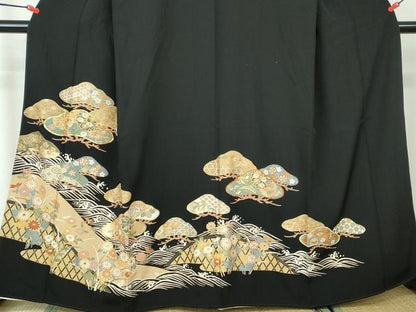 平和屋着物■豪華黒留袖 駒刺繍 立波枝松文 金彩 正絹 逸品 DABD4093qa