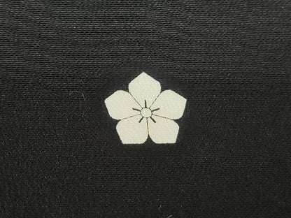 平和屋着物■豪華黒留袖　駒刺繍　立波飛鶴絵巻文　金彩　正絹　逸品　DABD4134qa