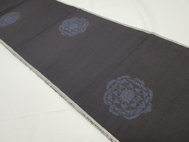 平和屋着物●結城紬　反物　着尺　100亀甲　飛び亀甲柄　舞花文　証紙付き　逸品　未使用　DABD4535zy