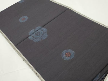 平和屋着物●結城紬　反物　着尺　100亀甲　飛び亀甲柄　舞花文　証紙付き　逸品　未使用　DABD4633zy