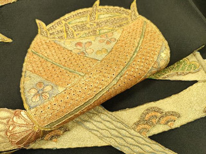 平和屋着物▼中国三大刺繍　スワトウ刺繍　汕頭刺繍　黒留袖　駒刺繍　糸車熨斗花文　金彩　正絹　逸品　DABD5526fe