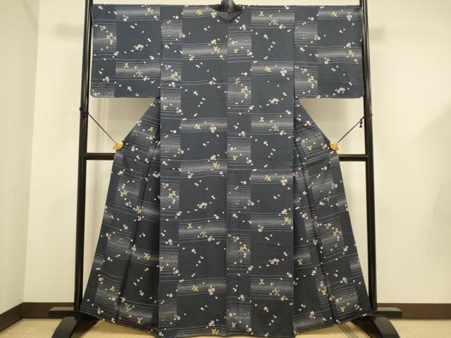 平和屋着物●大正の浮世絵師　竹久夢二　夢二ロマン　小紋　横段舞桜文　正絹　逸品　未使用　DABD6120du
