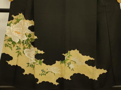 平和屋着物■豪華黒留袖　駒刺繍　草花文　金彩　正絹　逸品　DABD6191du