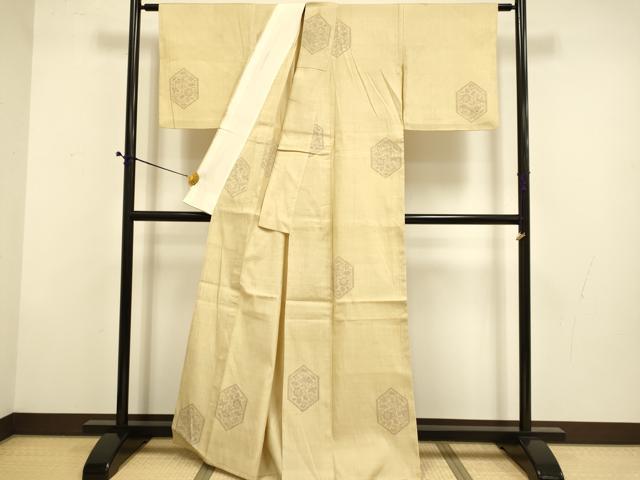 平和屋着物▽本場結城紬　重要無形文化財　単衣　100亀甲　飛び亀甲柄　亀甲花文　正絹　逸品　DABD6435du