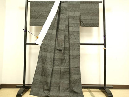 平和屋着物▽塩沢紬　単衣　100亀甲　百柄　さが美扱い　正絹　逸品　DABD6441du
