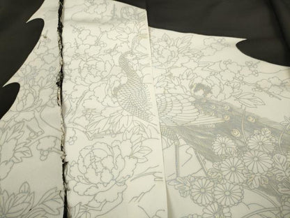 平和屋着物▼黒留袖 解き反物 着尺 裁断済 色付前 孔雀花文 逸品 未使用 DABD7347zzz