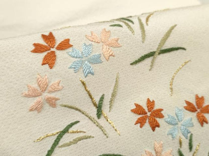 平和屋着物▼和装小物 端切れ ハギレ 2枚セット 駒刺繍 総刺繍 扇面花 雪輪花 金銀糸 リメイク生地 材料 逸品 DABD7782zzz
