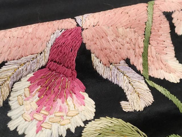 平和屋着物▼和装小物 帯地 総手刺繍 草花文 黒地 金糸 リメイク生地 材料 逸品 DABD7958zzz