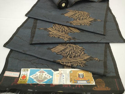 平和屋着物●本場大島紬　反物　着尺　7マルキ　古代染色純泥染　雲重ね風景文　重村正巳作　証紙付き　逸品　未使用　DABD8529zzz