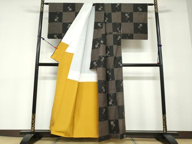 平和屋着物●本場大島紬　9マルキ　舞桜格子文　正絹　逸品　未使用　DABD9042ud