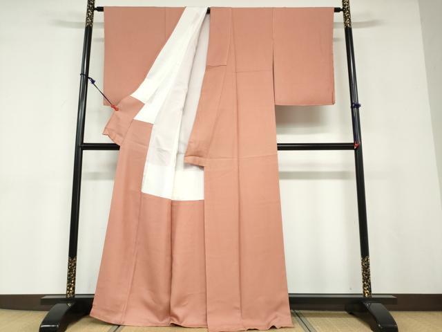平和屋着物○上質な色無地 霞地紋 宍色 正絹 逸品 未使用
