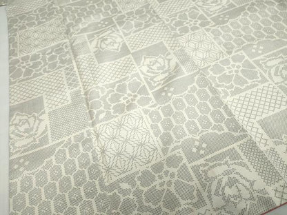 平和屋着物●本場大島紬　白大島　9マルキ　変わり格子草花文　正絹　逸品　DABD9104ud