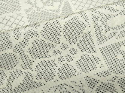 平和屋着物●本場大島紬　白大島　9マルキ　変わり格子草花文　正絹　逸品　DABD9104ud