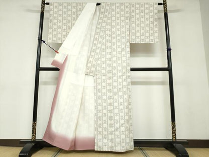 平和屋着物●本場大島紬　白大島　7マルキ　草花間道　正絹　逸品　DABD9105ud
