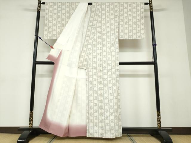 平和屋着物●本場大島紬　白大島　7マルキ　草花間道　正絹　逸品　DABD9105ud