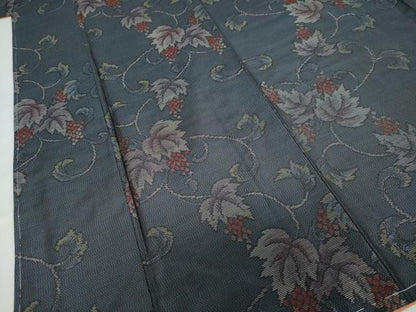 平和屋着物●本場大島紬　葡萄蔦の葉文　証紙付き　正絹　逸品　未使用　DABD9173ud