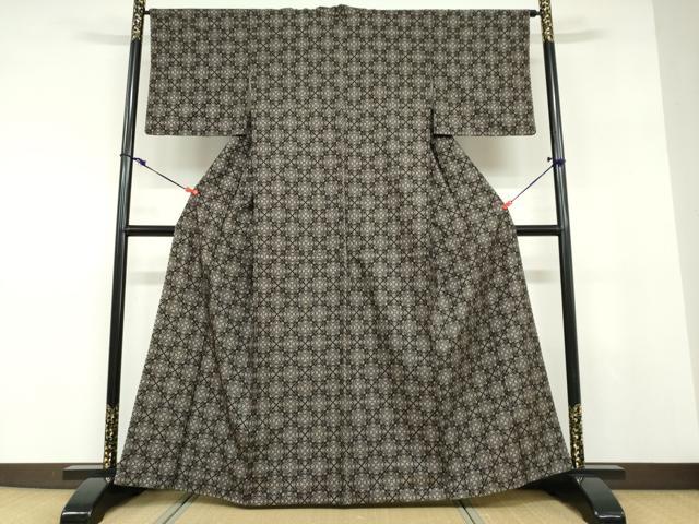 平和屋着物●本場大島紬　7マルキ　幾何学文様　正絹　逸品　DABD9281ud
