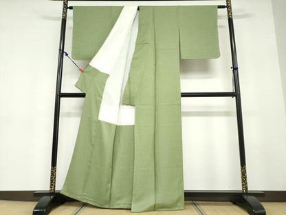 平和屋着物●上質な色無地　草花地紋　松葉色　正絹　逸品　DABD9297ud