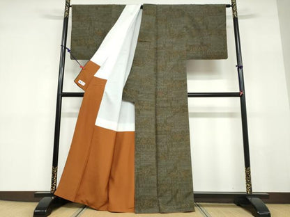 平和屋着物●結城紬　80亀甲　変わり横段花文　やまと誂製　正絹　逸品　DABD9378ud