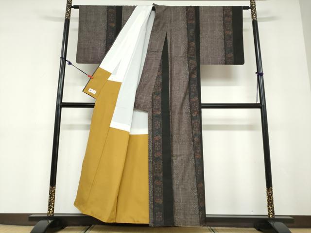平和屋着物●本場大島紬　9マルキ　古代染色純泥染　草花間道　やまと誂製　証紙付き　むらなか謹製　正絹　逸品　DABD9402ud