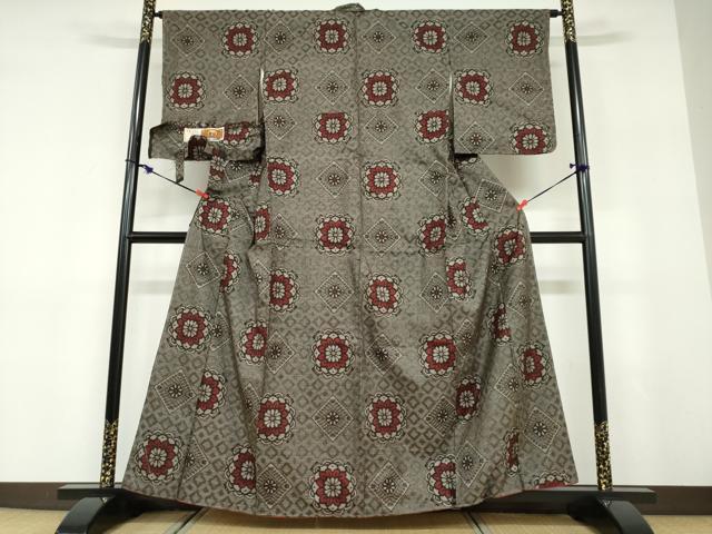 平和屋着物●本場大島紬　龍郷絣　花菱文　証紙付き　正絹　逸品　未使用　DABD9435ud
