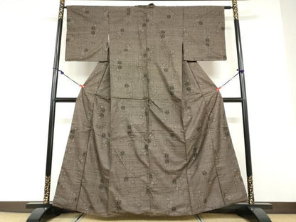 平和屋着物●本場大島紬　160亀甲　舞花文　正絹　逸品　DABD9452ud