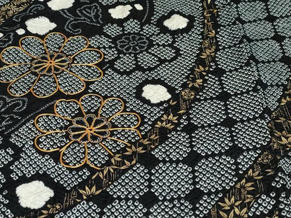 平和屋着物●豪華振袖　駒刺繍　絞り　草花文　黒地　金彩　鈴乃屋扱い　正絹　逸品　DABD9503ud