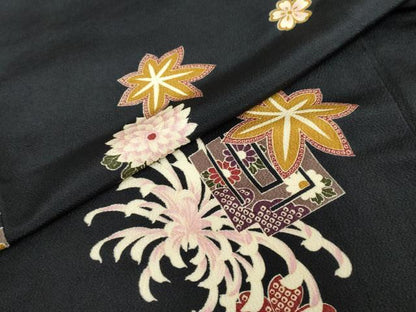 平和屋着物●上質な小紋　乱菊　草花文　源氏香　黒地　鬼しぼ縮緬　正絹　逸品　DABD9525ud