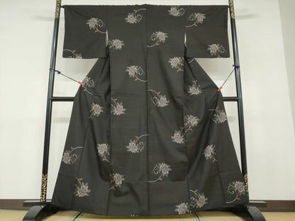 平和屋着物●本場大島紬　9マルキ　地空き　草花文　黒地　ますいわ屋扱い　正絹　逸品　DABD9530ud