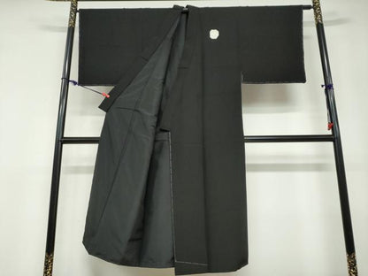 平和屋着物●男性　黒紋付　羽織・長襦袢（袷）セット　羽裏：風景文　反端付き　正絹　逸品　未使用　DABD9539ud