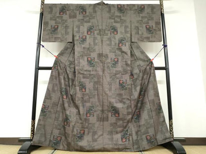 平和屋着物●本場大島紬　9マルキ　色紙風景草花文　正絹　逸品　DABD9552ud