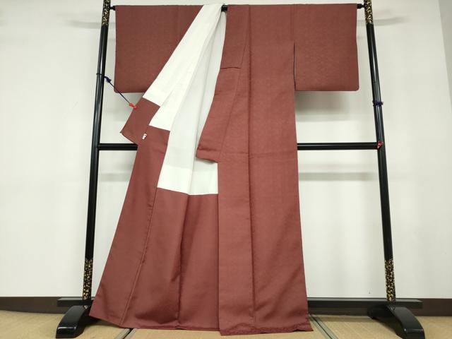 平和屋着物●京都・西陣　織元ブランド　秦流舎　色無地　お召　花菱地紋　小豆色　正絹　逸品　DABD9606ud