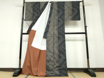 平和屋着物●本場大島紬　抽象文様　証紙付き　ロング丈　正絹　逸品　未使用　DABD9759ud