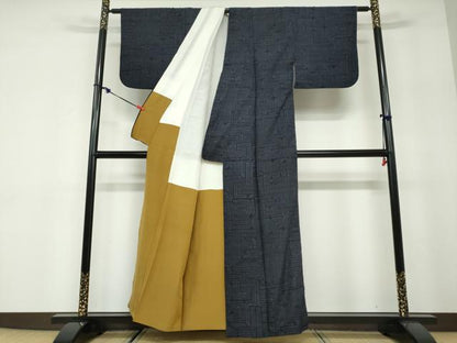 平和屋着物●本場結城紬　重要無形文化財　80亀甲　幾何学文様　正絹　逸品　DABD9789ud