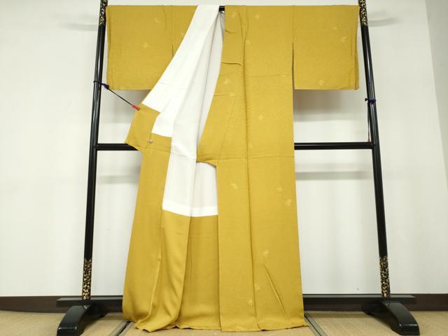 平和屋着物●梶山伸監修　色無地　草花地紋　山吹茶色　さが美扱い　正絹　逸品　未使用　DABD9815ud