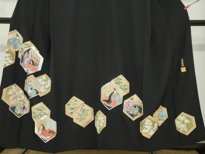 平和屋着物●金彩友禅作家　金彩の魔術師　堀省平　金煌織　黒留袖　平安人物草花文　本金　銀彩　正絹　逸品　DABD9855ud