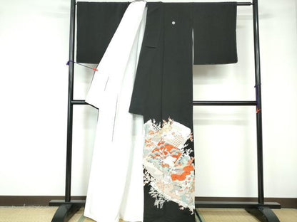平和屋着物■豪華黒留袖　駒刺繍　向かい鶴花松文　金彩　正絹　逸品　DABE0831qa