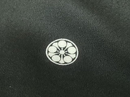 平和屋着物■豪華黒留袖　駒刺繍　向かい鶴花松文　金彩　正絹　逸品　DABE0831qa