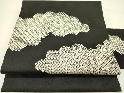 平和屋着物●九寸名古屋帯　絞り　雲文　黒地　正絹　逸品　DABE1011op